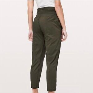 Lululemon Dance Studio Mid-Rise Jogger - cropped pants